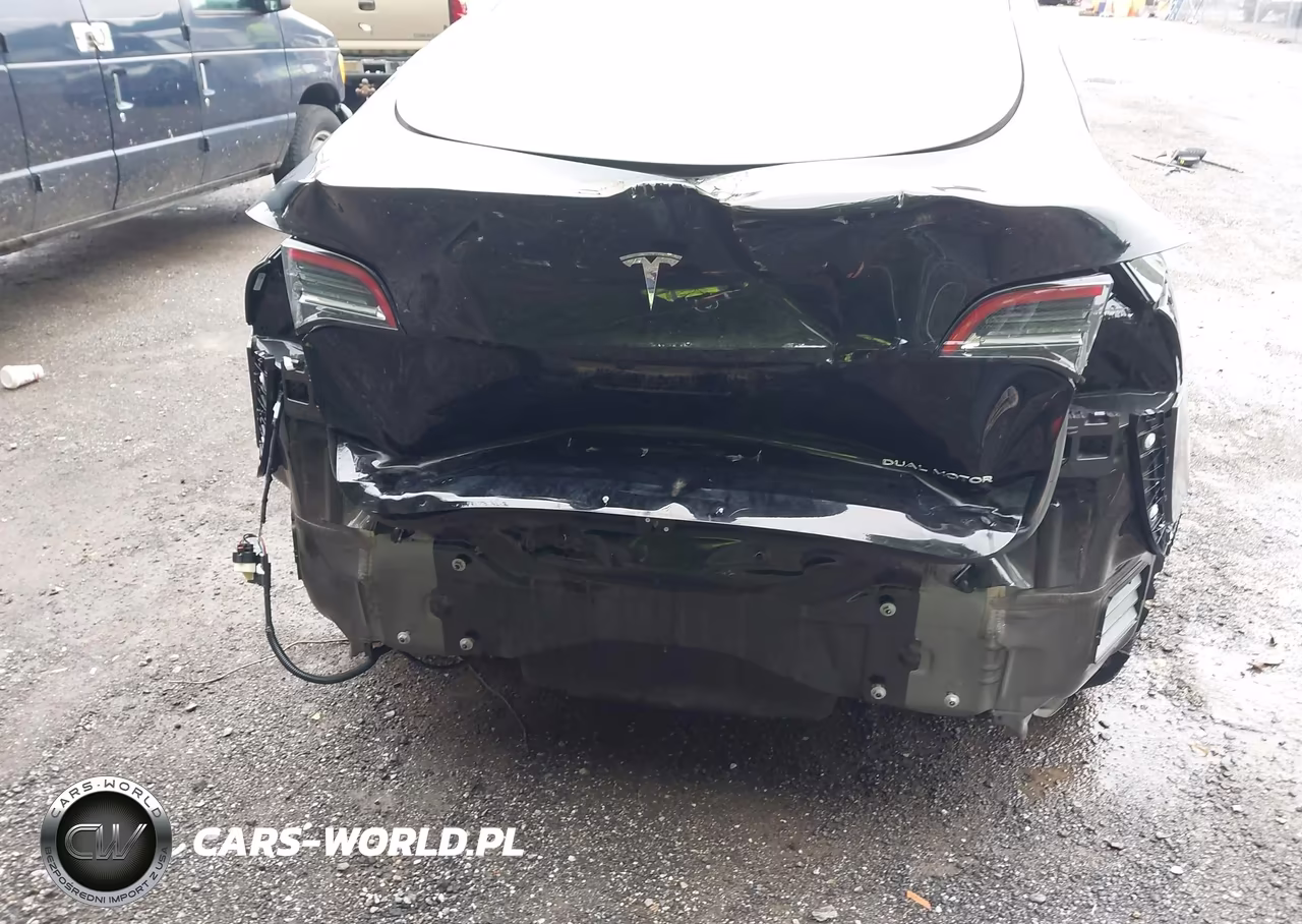 2024 Tesla Model Y Long Range Dual Motor All-Wheel Drive VIN:7SAYGDEE7RA225833 - 6
