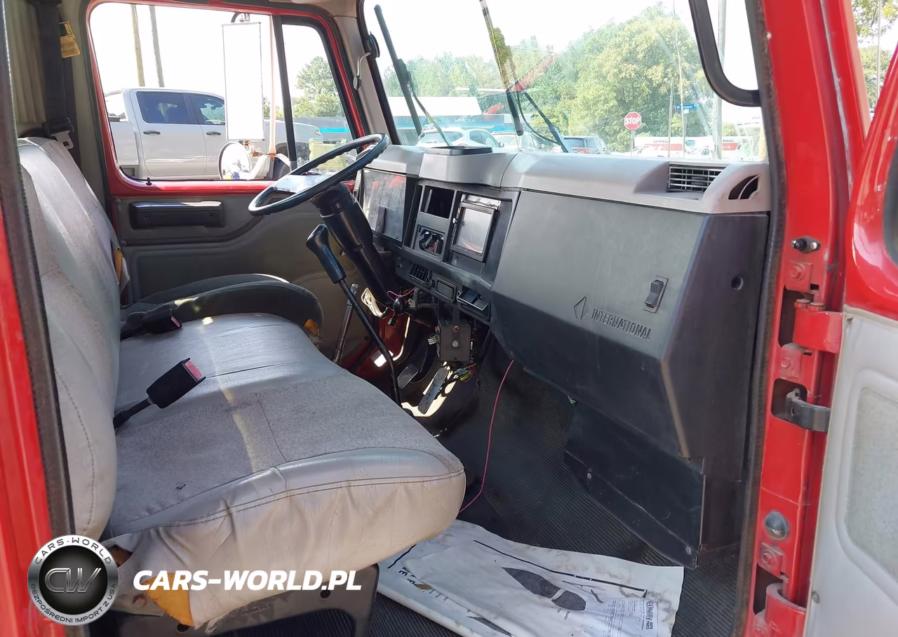 1996 International 4000 4700 VIN:1HTSCABK3TH243296 - 24