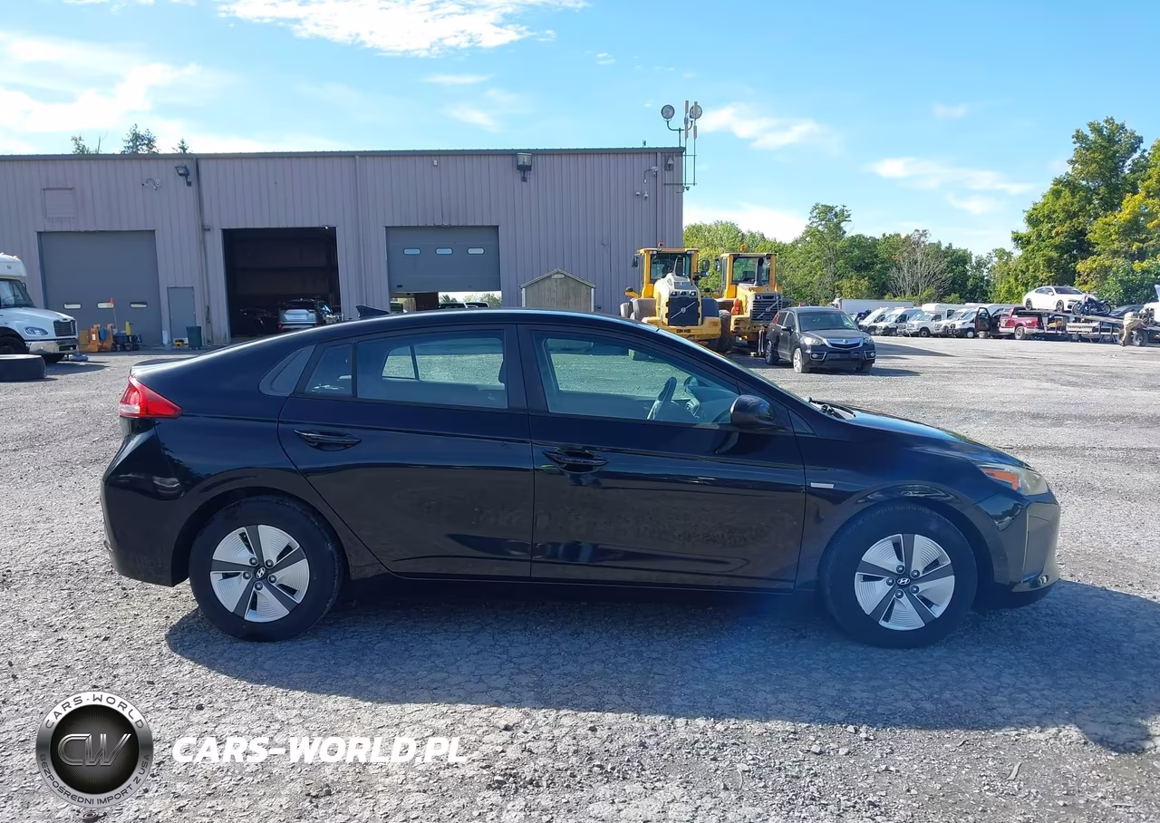 2018 Hyundai Ioniq Hybrid Blue VIN:KMHC65LC3JU076333 - 18