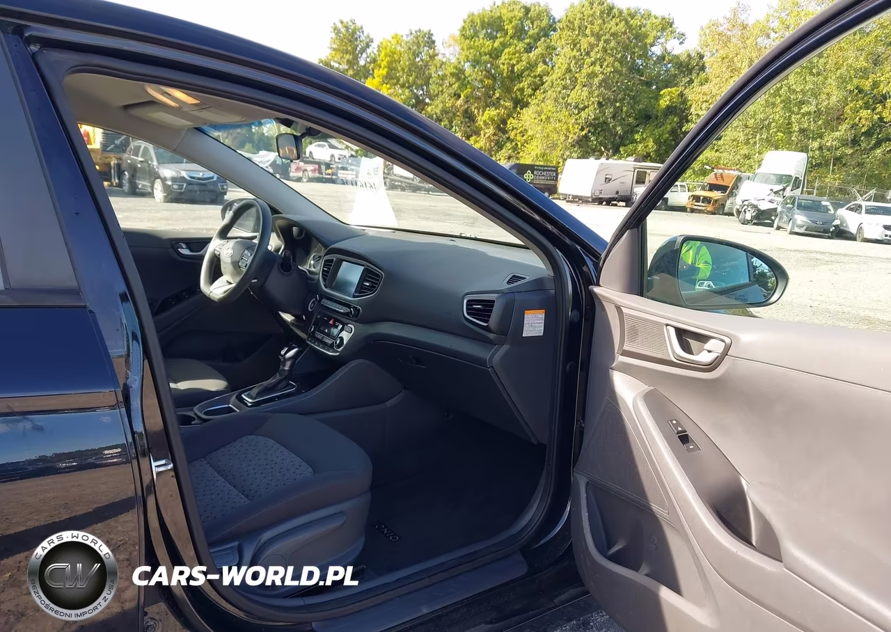2018 Hyundai Ioniq Hybrid Blue VIN:KMHC65LC3JU076333 - 5