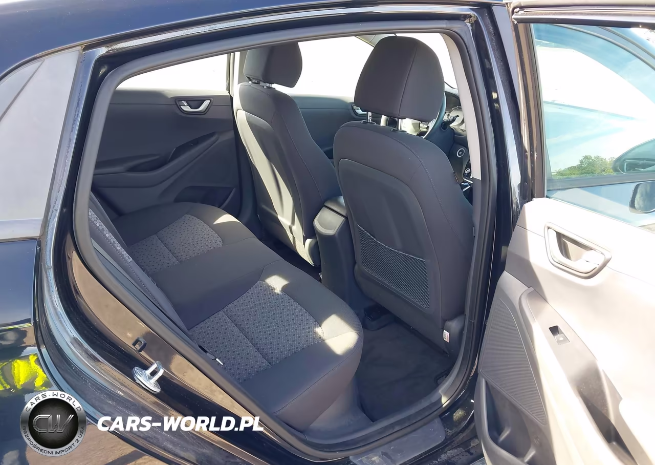 2018 Hyundai Ioniq Hybrid Blue VIN:KMHC65LC3JU076333 - 8