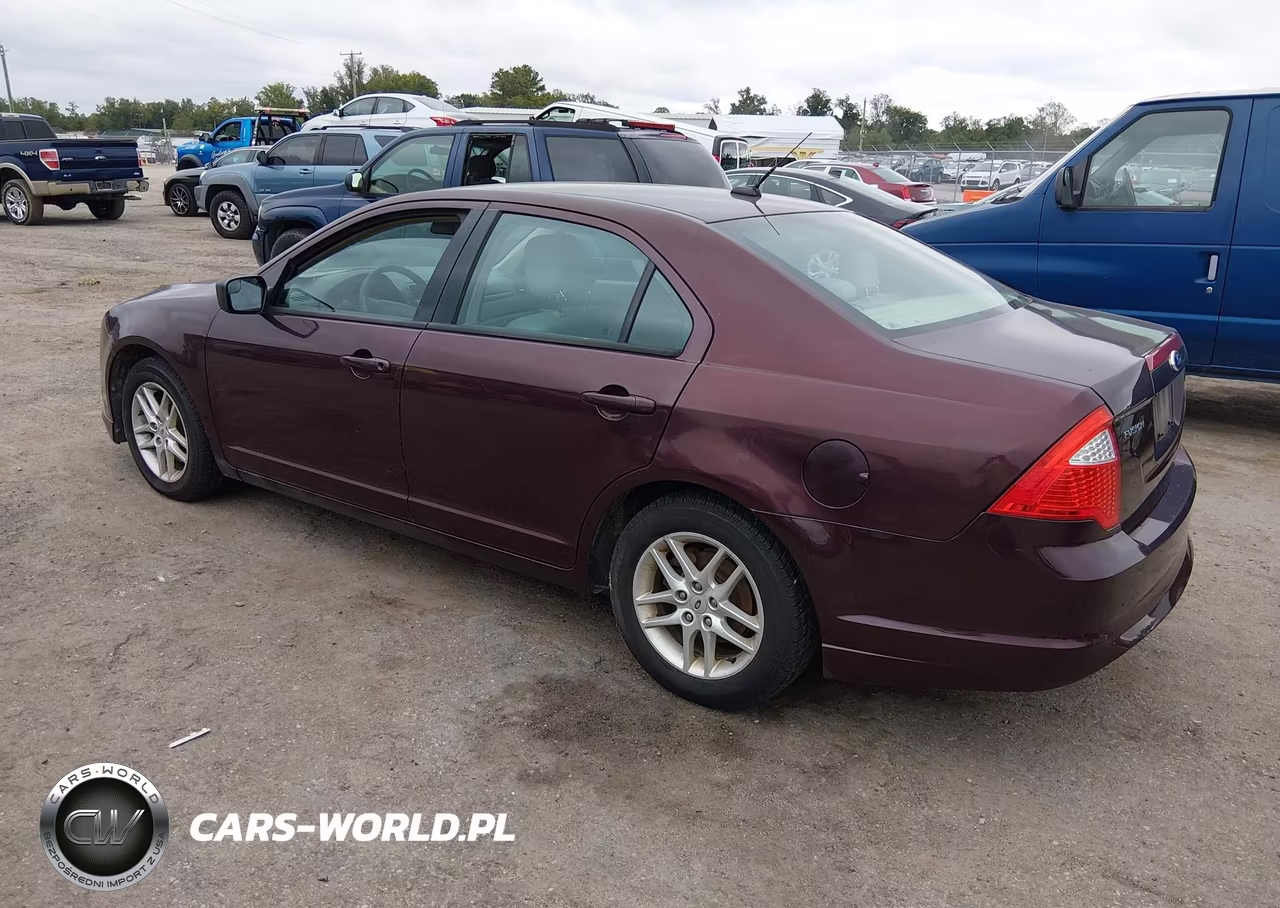 2012 Ford Fusion S VIN:3FAHP0GA4CR449821 - 3