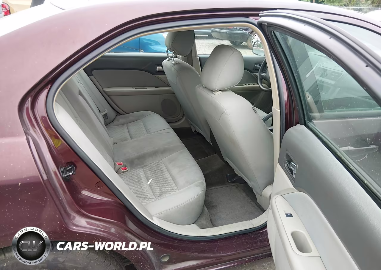 2012 Ford Fusion S VIN:3FAHP0GA4CR449821 - 8