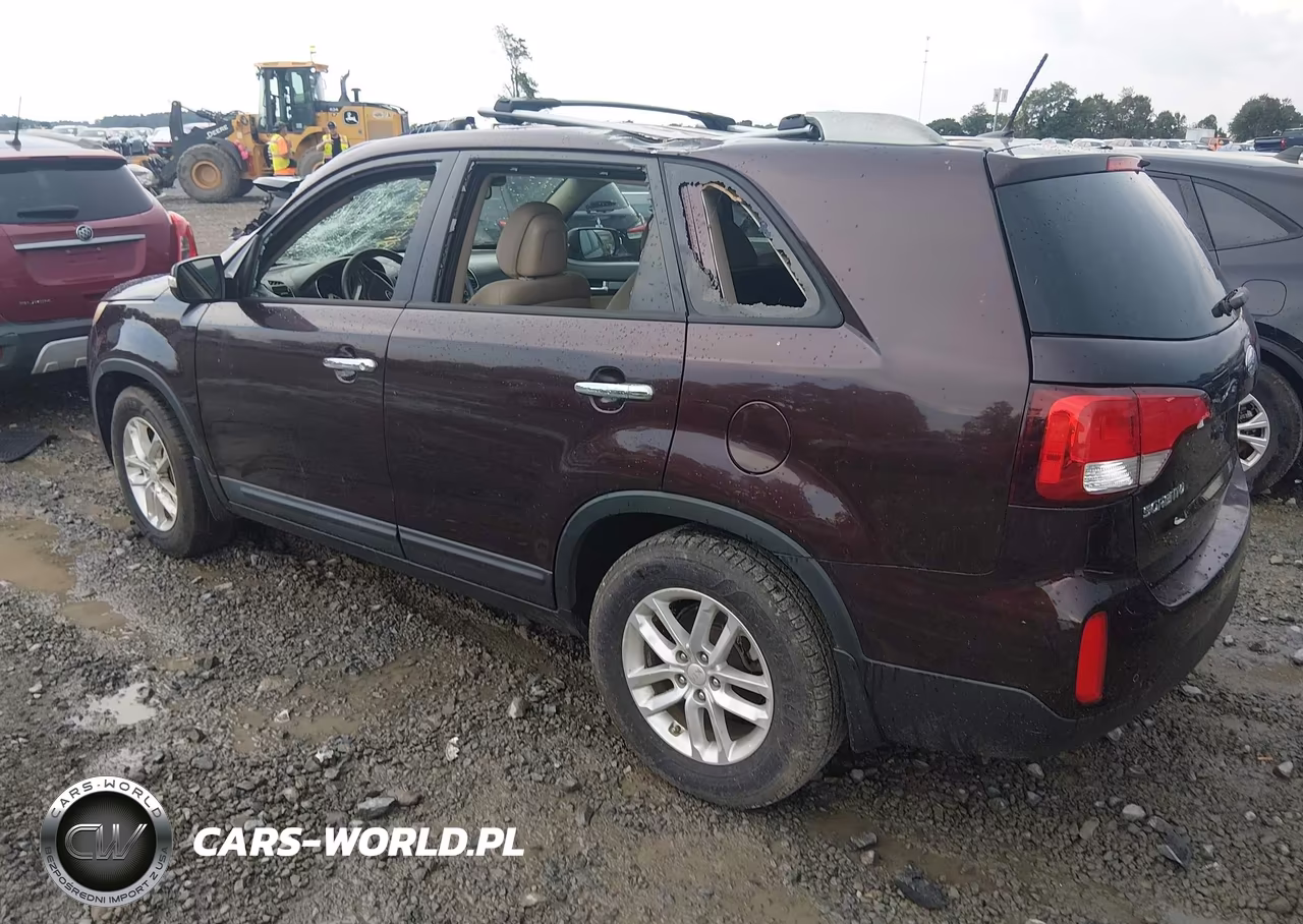 2015 Kia Sorento Lx VIN:5XYKT4A60FG632087 - 3