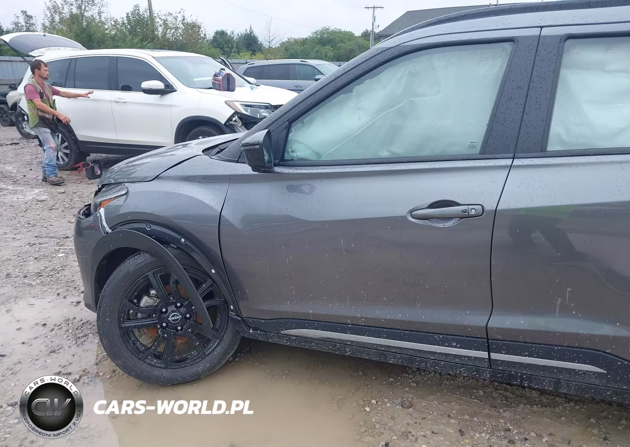 2023 Nissan Kicks Sr Xtronic Cvt VIN:3N1CP5DV2PL562753 - 6
