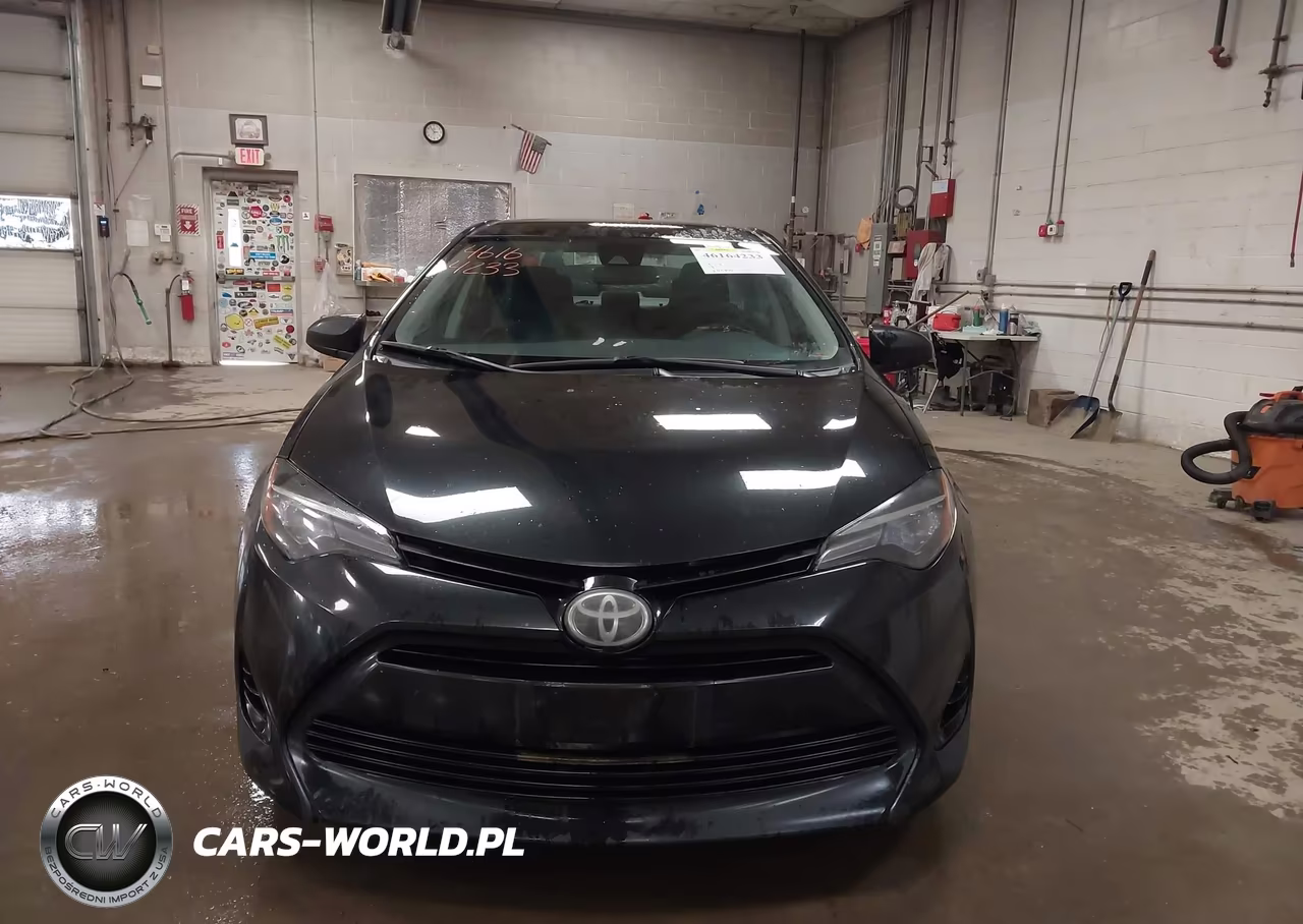 2017 Toyota Corolla Le VIN:2T1BURHE2HC776326 - 12