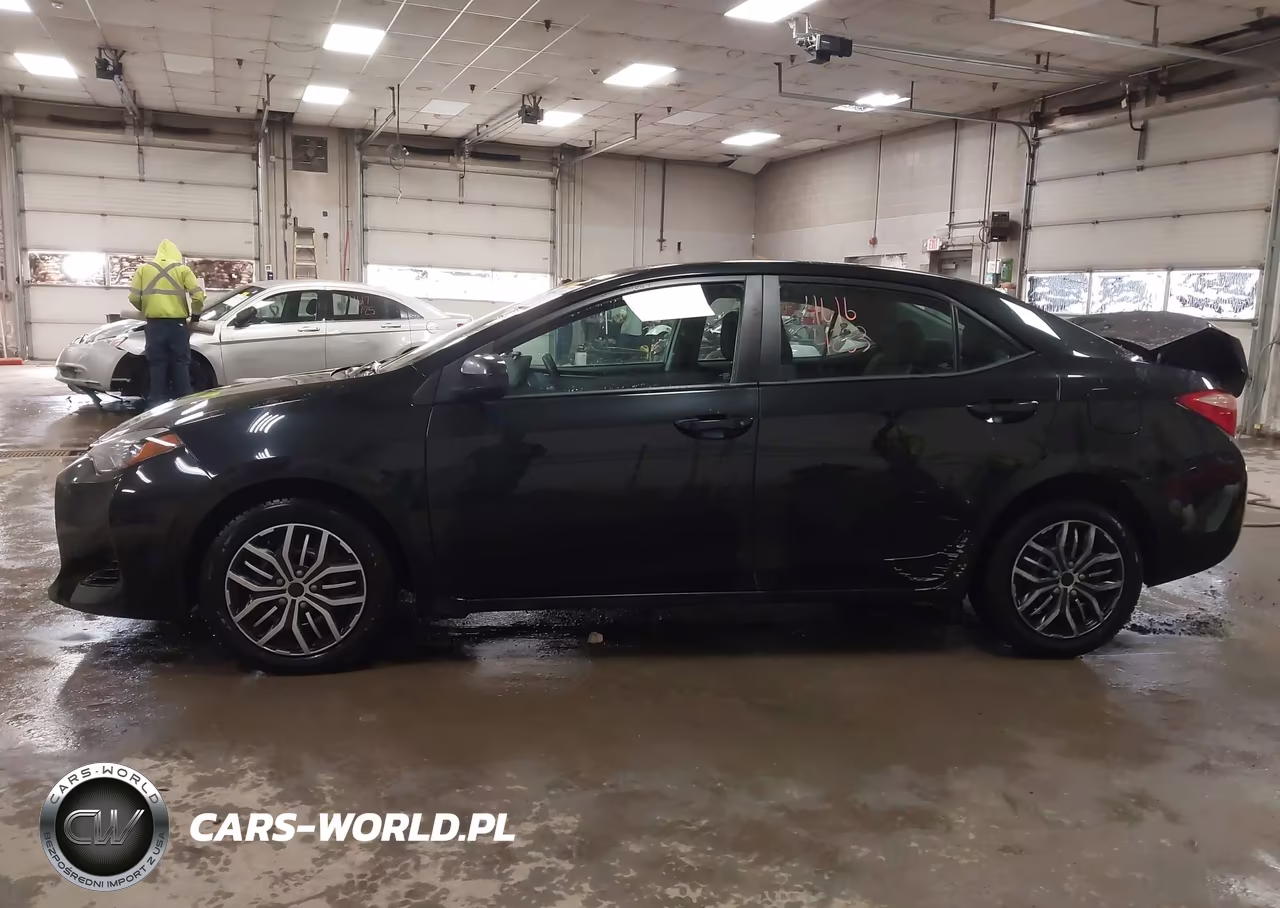2017 Toyota Corolla Le VIN:2T1BURHE2HC776326 - 14