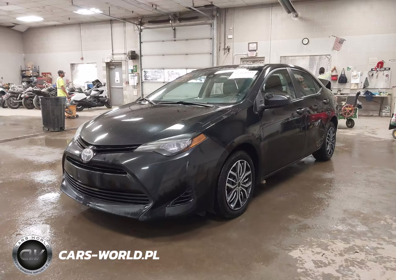 2017 Toyota Corolla Le VIN:2T1BURHE2HC776326 - 2