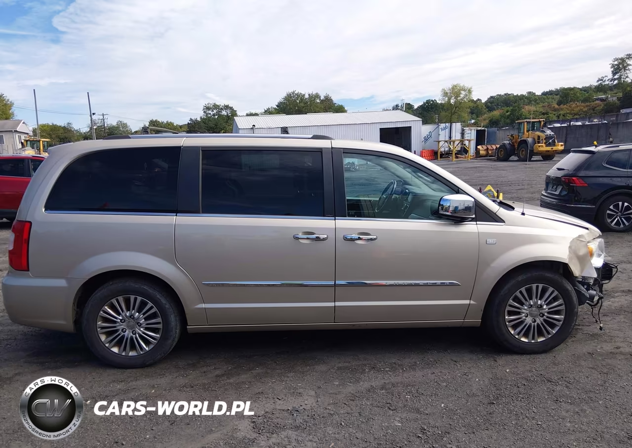 2014 Chrysler Town & Country Touring-L 30Th Anniversary VIN:2C4RC1CG5ER229204 - 13