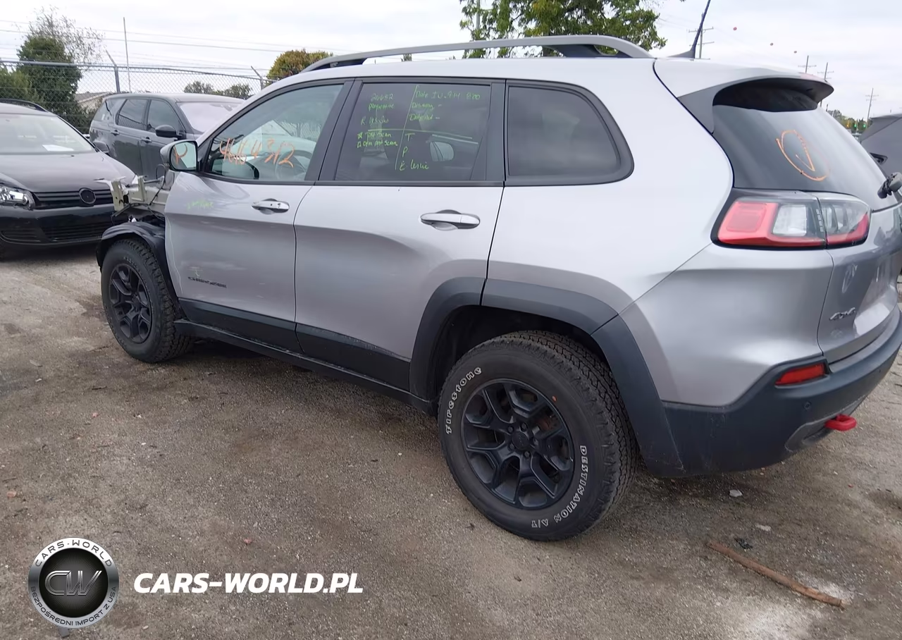 2020 Jeep Cherokee Trailhawk 4X4 VIN:1C4PJMBX4LD604936 - 3