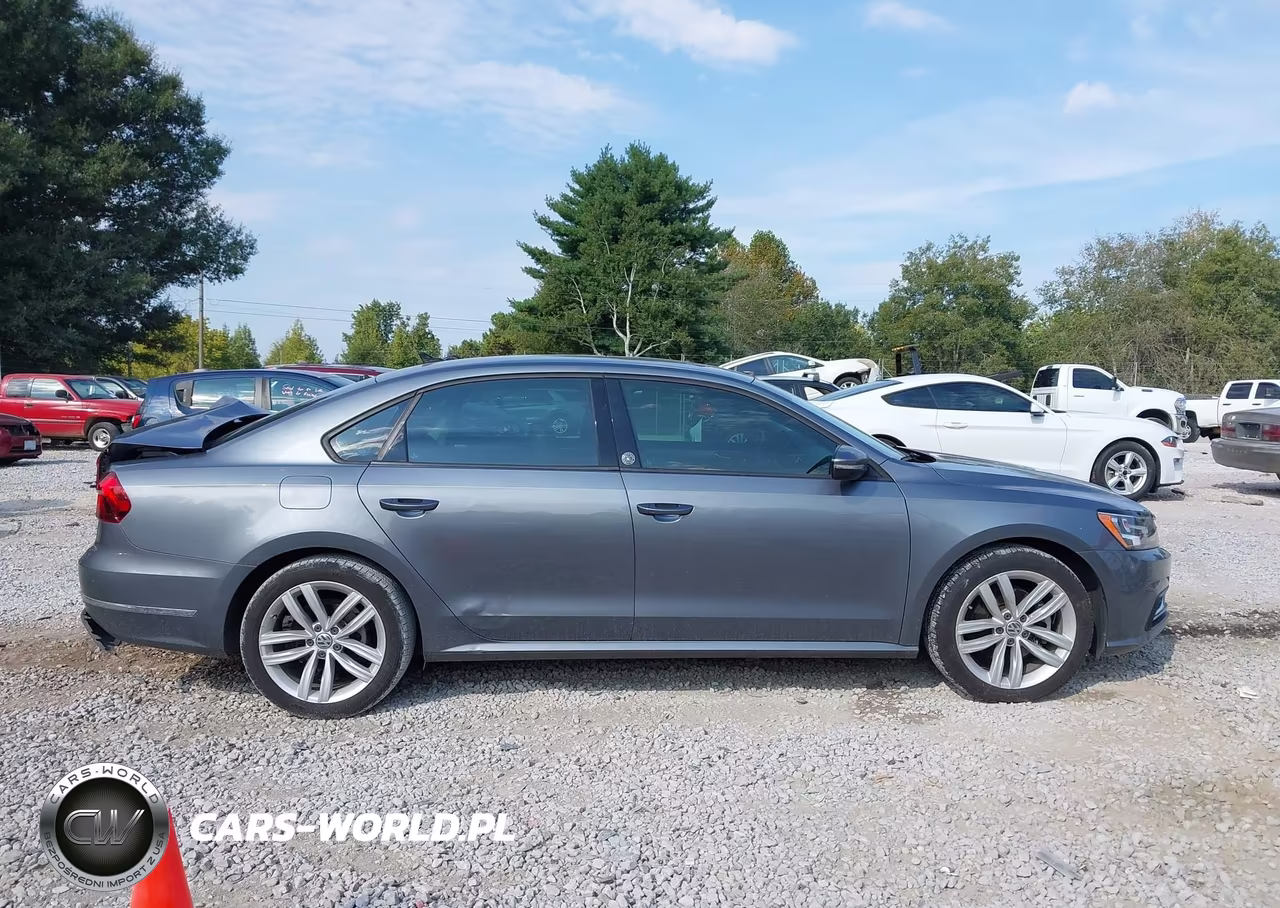 2019 Volkswagen Passat 2.0T Wolfsburg Edition VIN:1VWLA7A3XKC006110 - 13