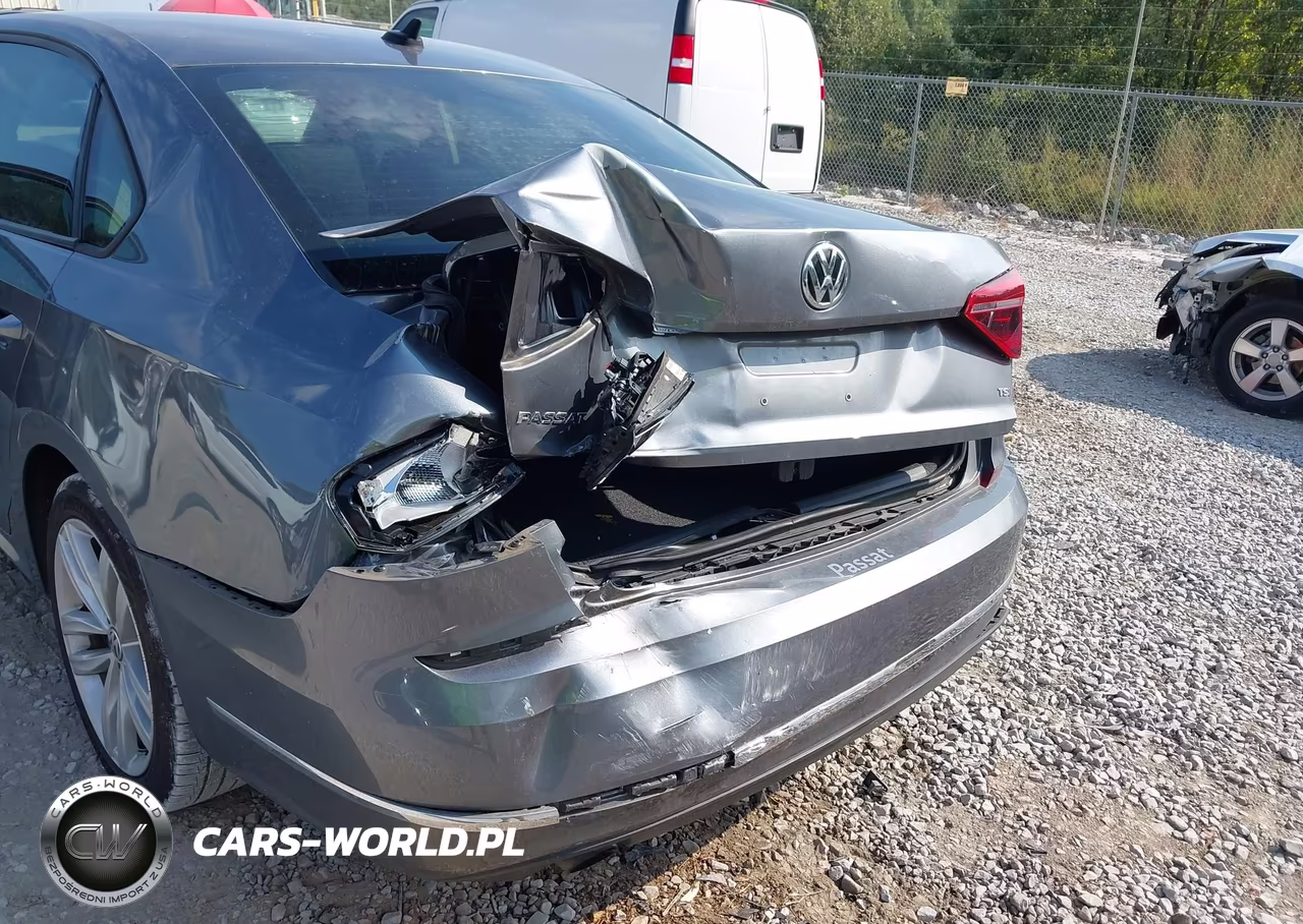 2019 Volkswagen Passat 2.0T Wolfsburg Edition VIN:1VWLA7A3XKC006110 - 6