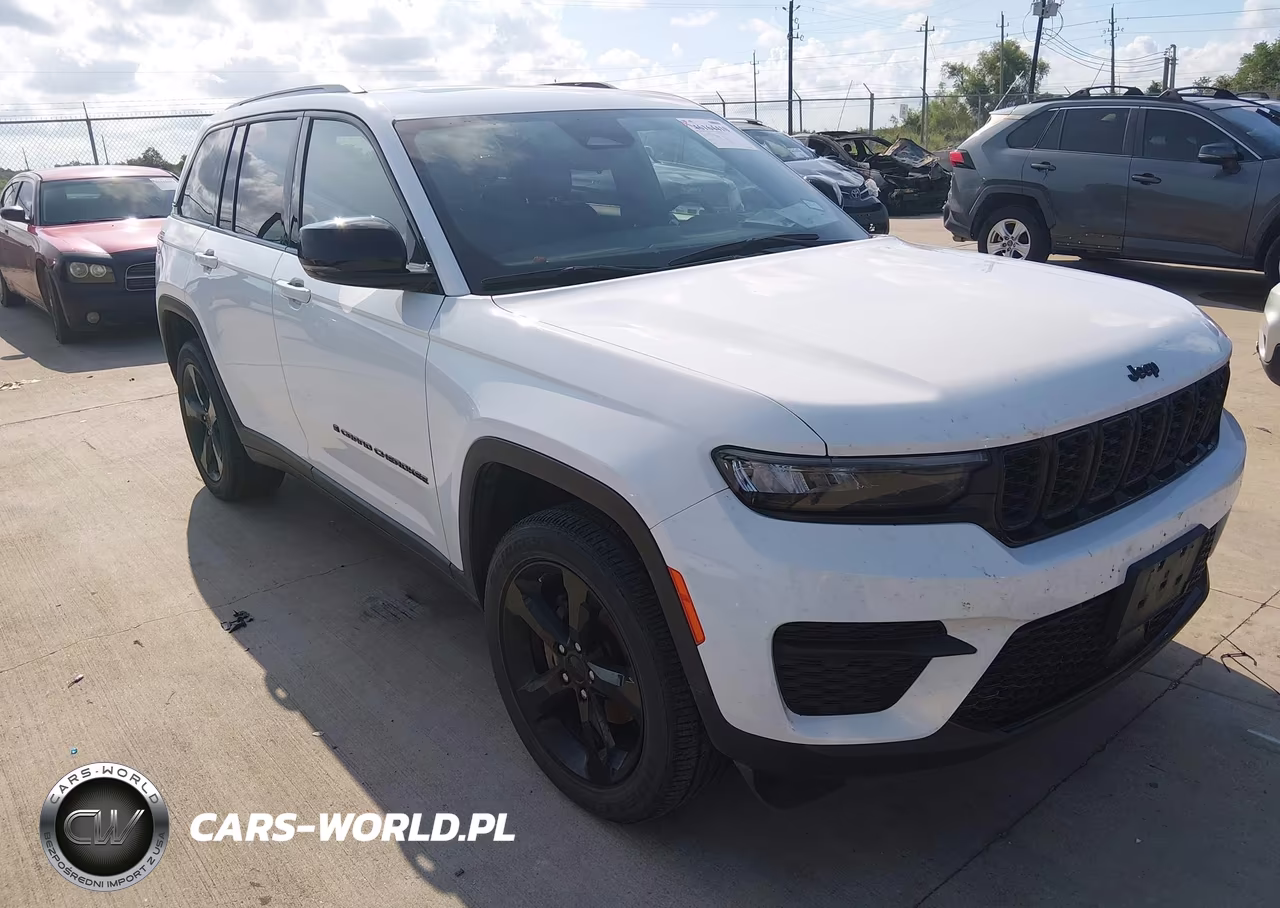2023 Jeep Grand Cherokee Altitude 4X4 VIN:1C4RJHAG3PC621806 - 1