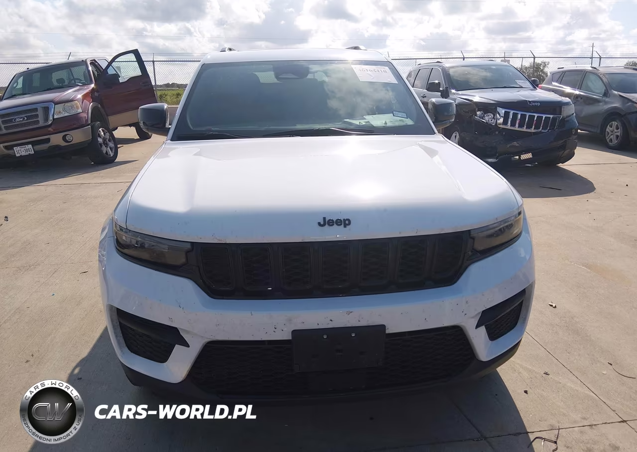 2023 Jeep Grand Cherokee Altitude 4X4 VIN:1C4RJHAG3PC621806 - 12