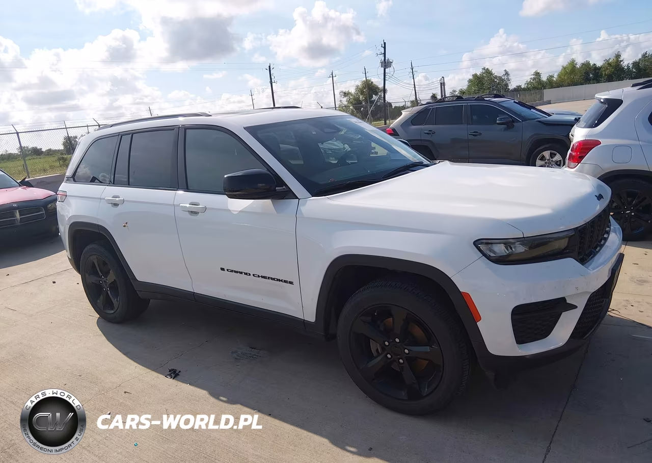 2023 Jeep Grand Cherokee Altitude 4X4 VIN:1C4RJHAG3PC621806 - 13