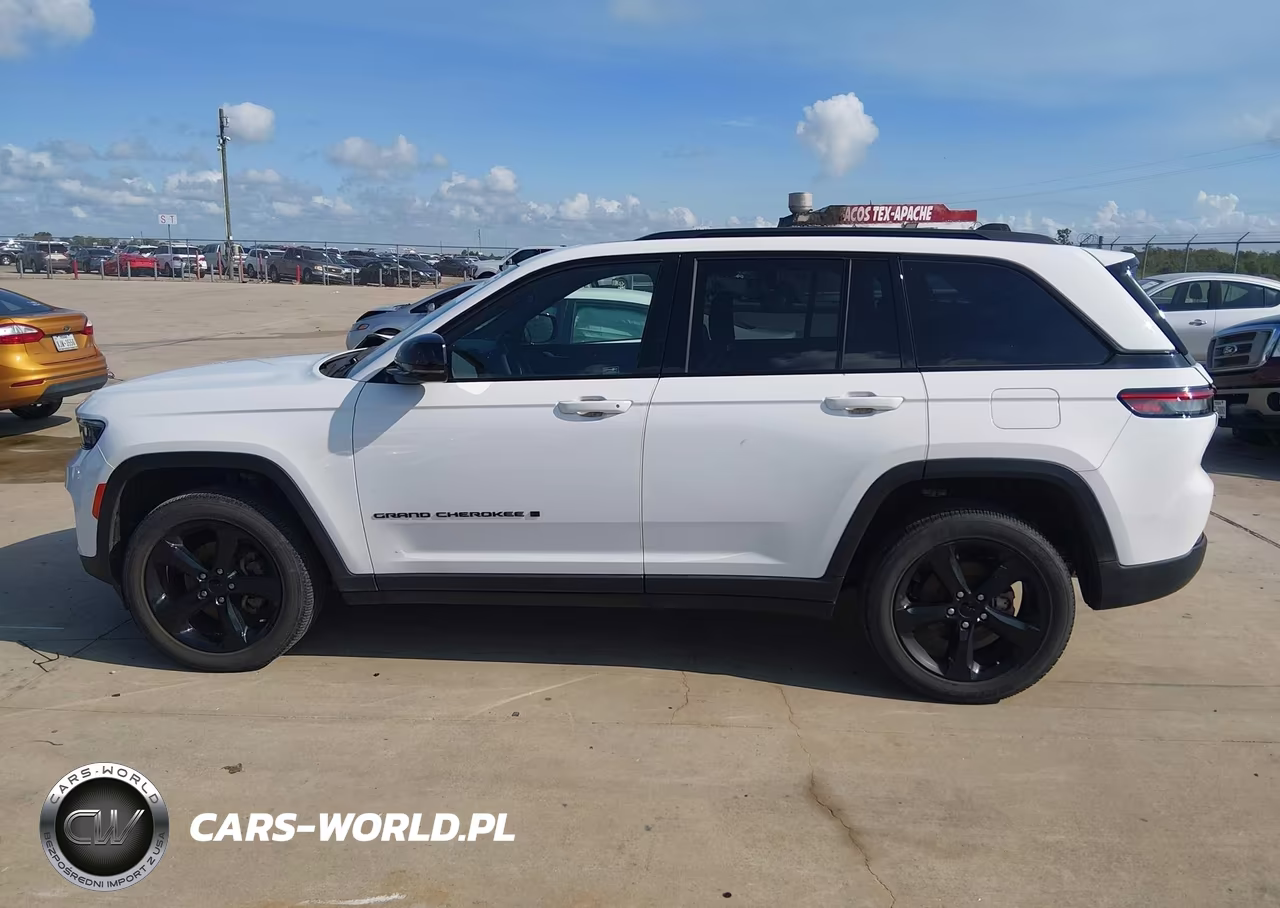 2023 Jeep Grand Cherokee Altitude 4X4 VIN:1C4RJHAG3PC621806 - 14