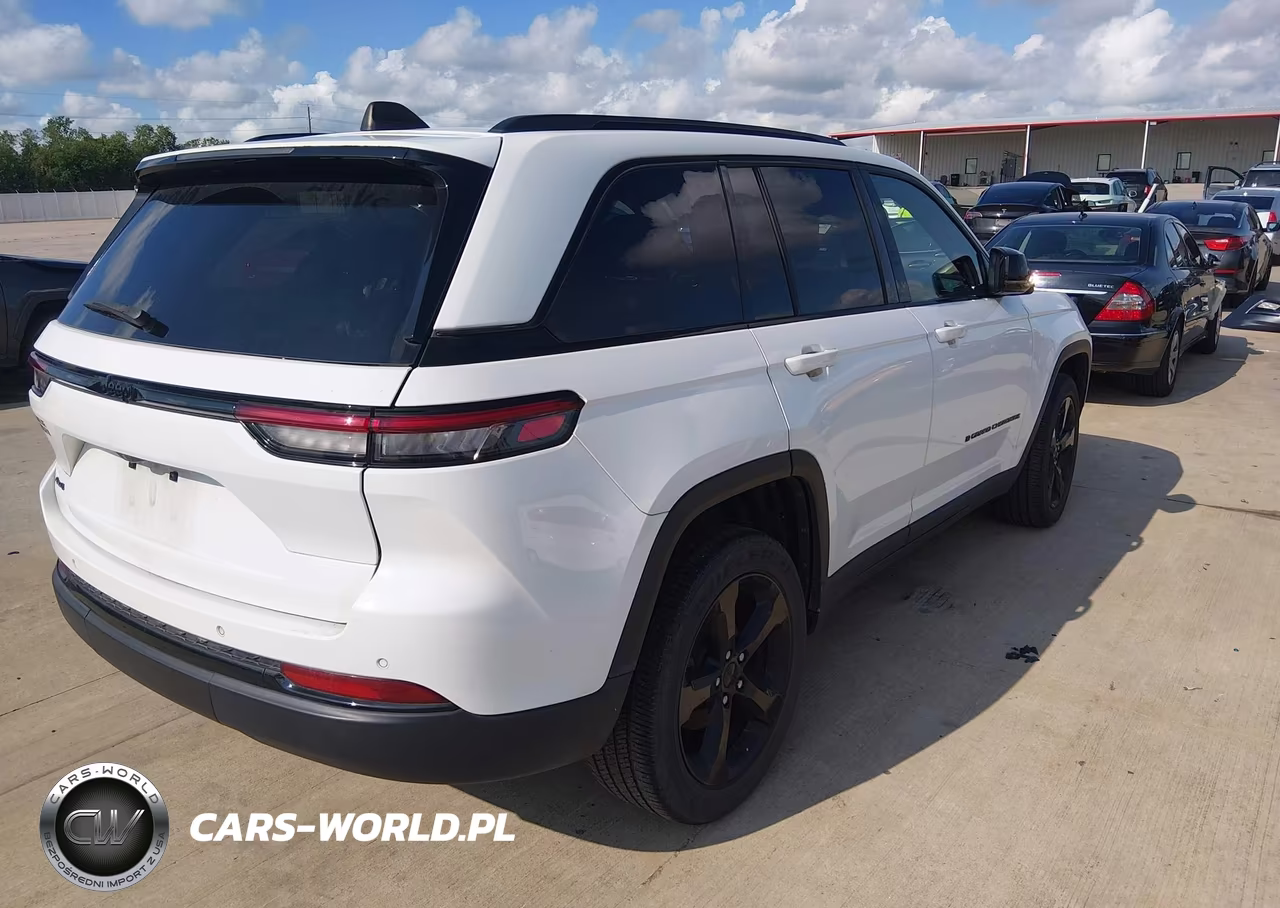 2023 Jeep Grand Cherokee Altitude 4X4 VIN:1C4RJHAG3PC621806 - 4