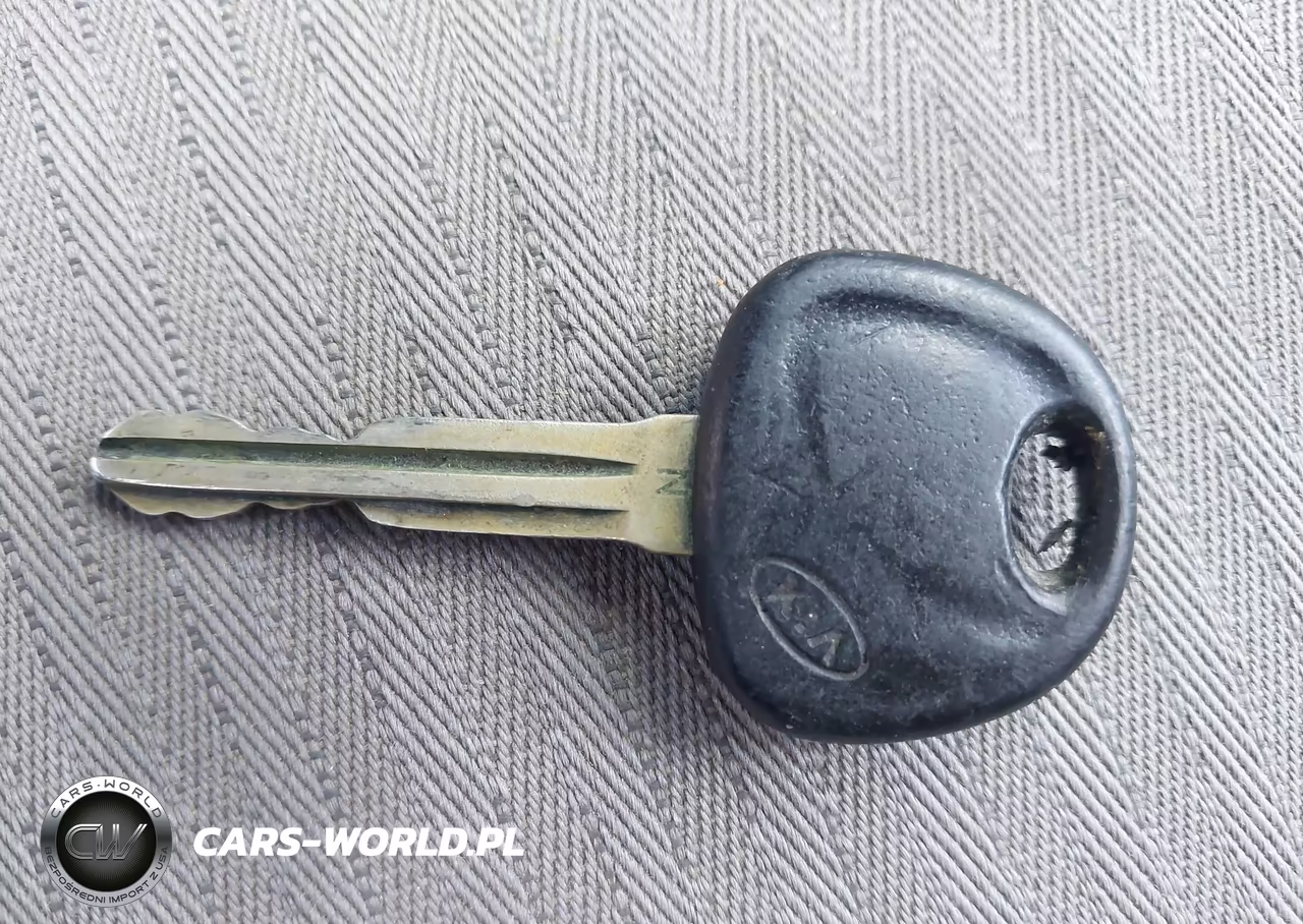 2007 Kia Rondo Lx VIN:KNAFG525577094984 - 11
