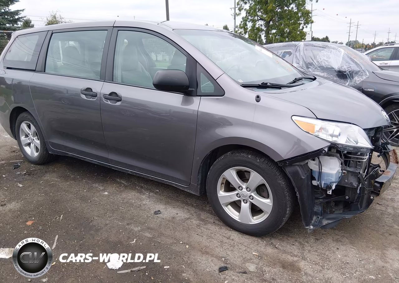 2014 Toyota Sienna L V6 7 Passenger