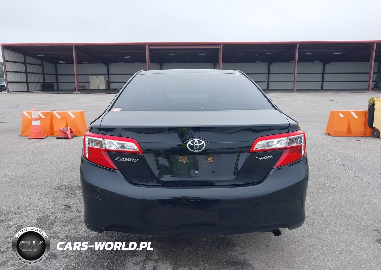 2014 Toyota Camry Le VIN:4T4BF1FK6ER441235 - 16