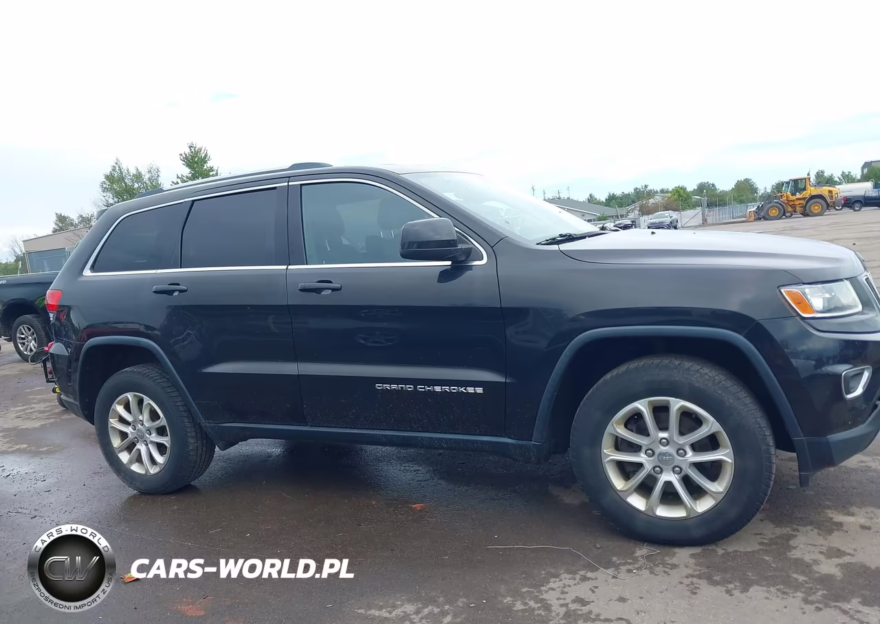 2015 Jeep Grand Cherokee Laredo VIN:1C4RJFAG6FC645035 - 13