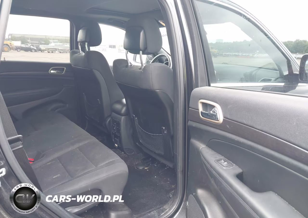 2015 Jeep Grand Cherokee Laredo VIN:1C4RJFAG6FC645035 - 8
