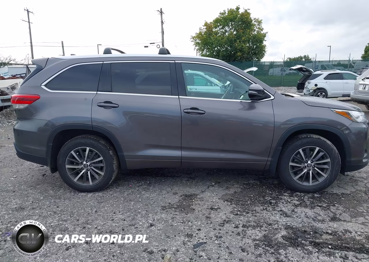 2017 Toyota Highlander Xle VIN:5TDJZRFHXHS483467 - 13
