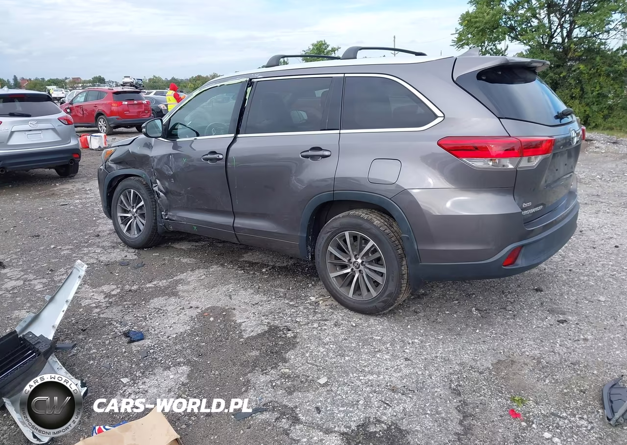 2017 Toyota Highlander Xle VIN:5TDJZRFHXHS483467 - 3