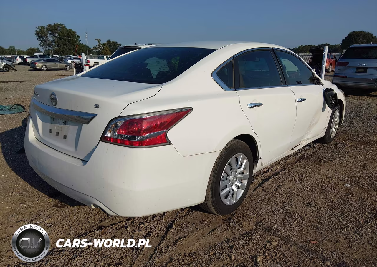 2015 Nissan Altima 2.5 S VIN:1N4AL3APXFC285473 - 4