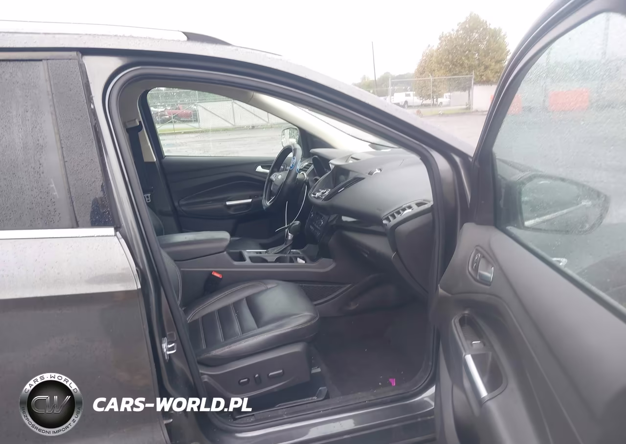 2017 Ford Escape Titanium VIN:1FMCU9J93HUD49432 - 5