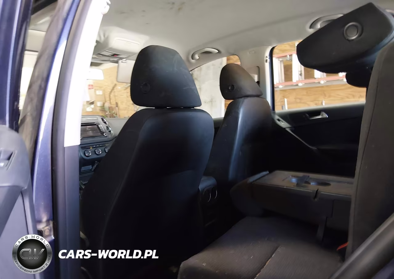 2015 Volkswagen Tiguan S VIN:WVGAV7AX0FW607382 - 8