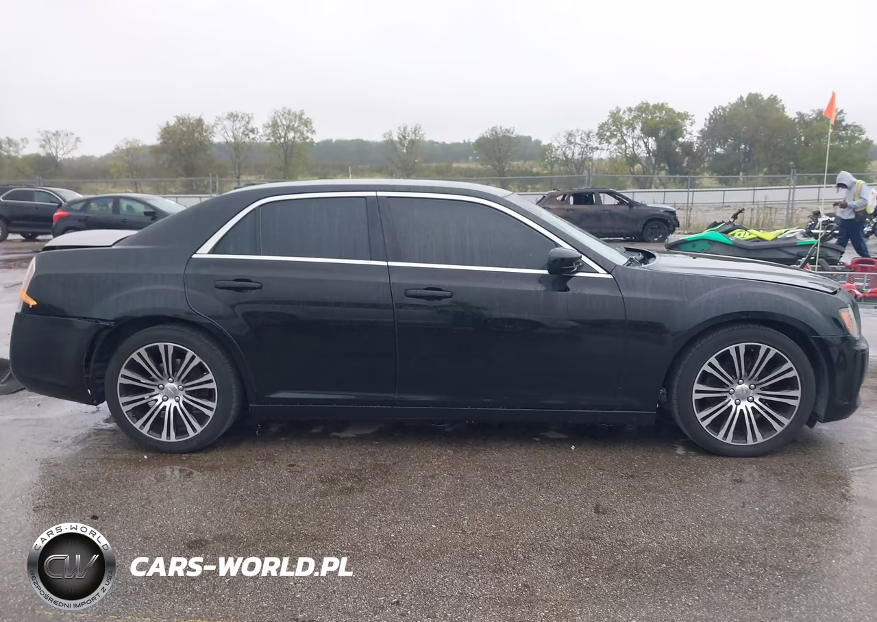 2013 Chrysler 300 300S VIN:2C3CCABG0DH575127 - 13
