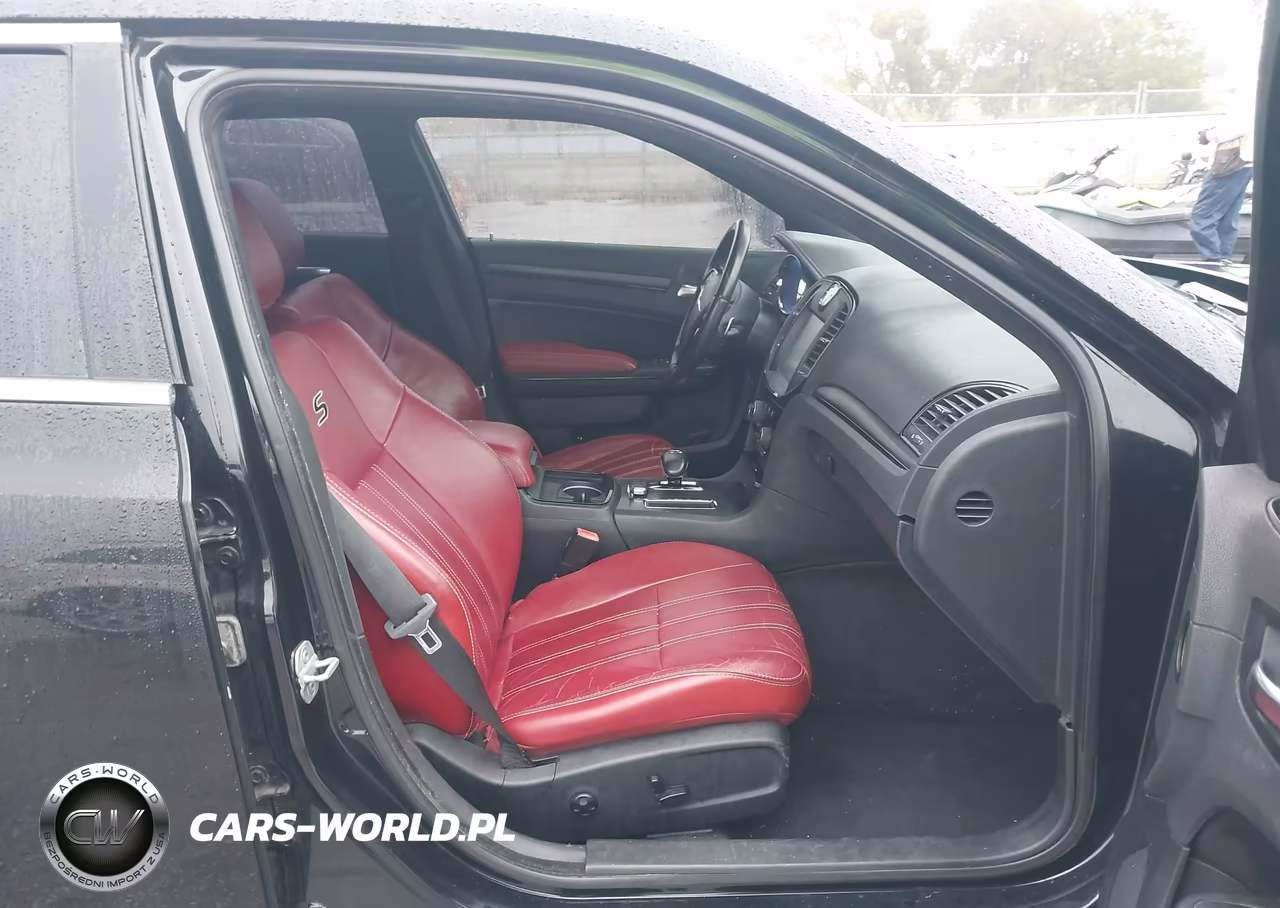 2013 Chrysler 300 300S VIN:2C3CCABG0DH575127 - 5