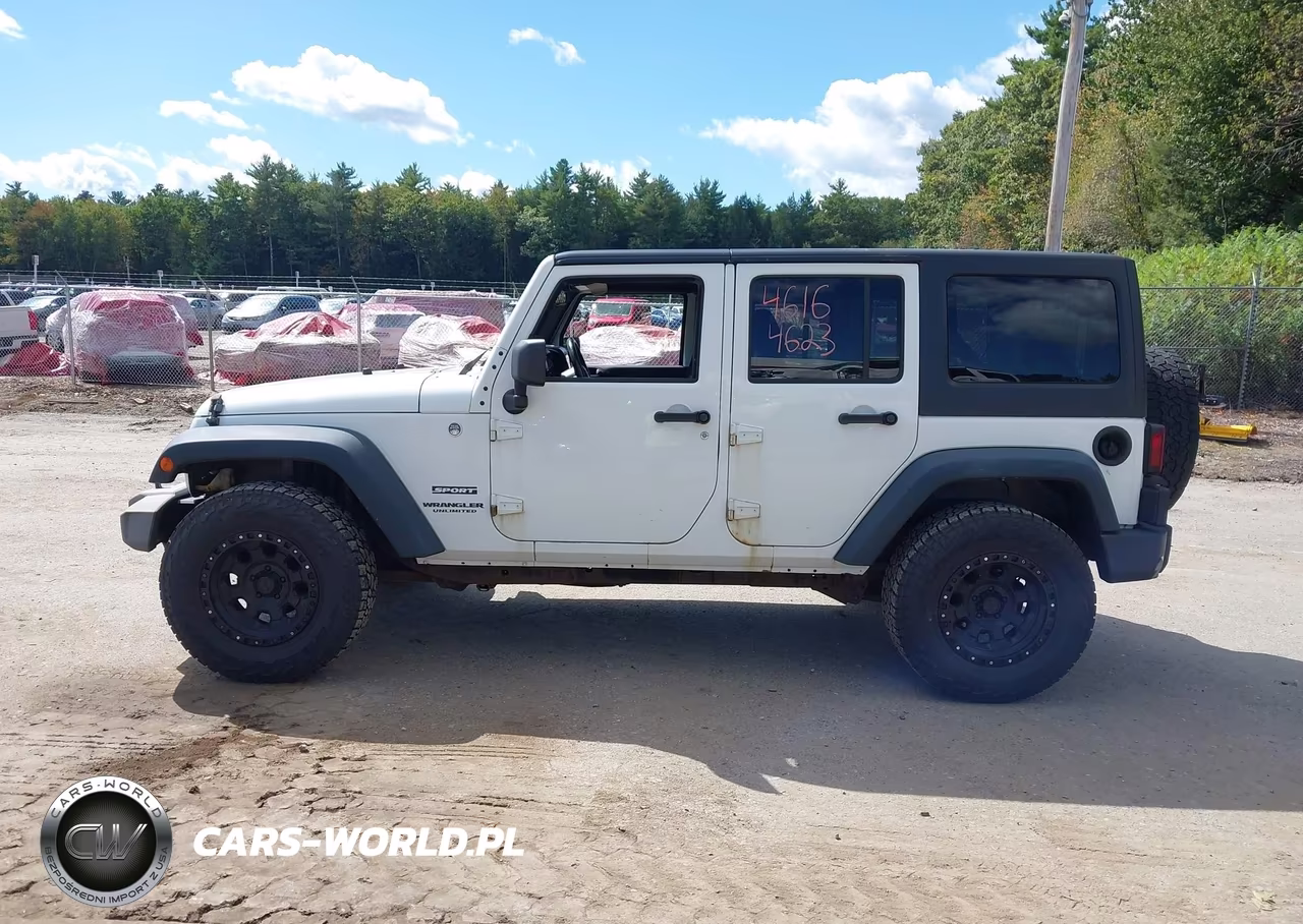 2014 Jeep Wrangler Unlimited Sport VIN:1C4BJWDG3EL194674 - 14