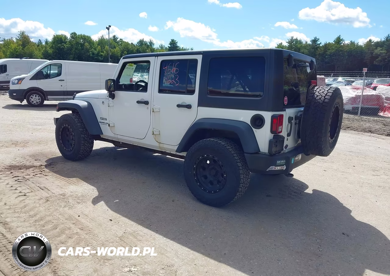 2014 Jeep Wrangler Unlimited Sport VIN:1C4BJWDG3EL194674 - 3