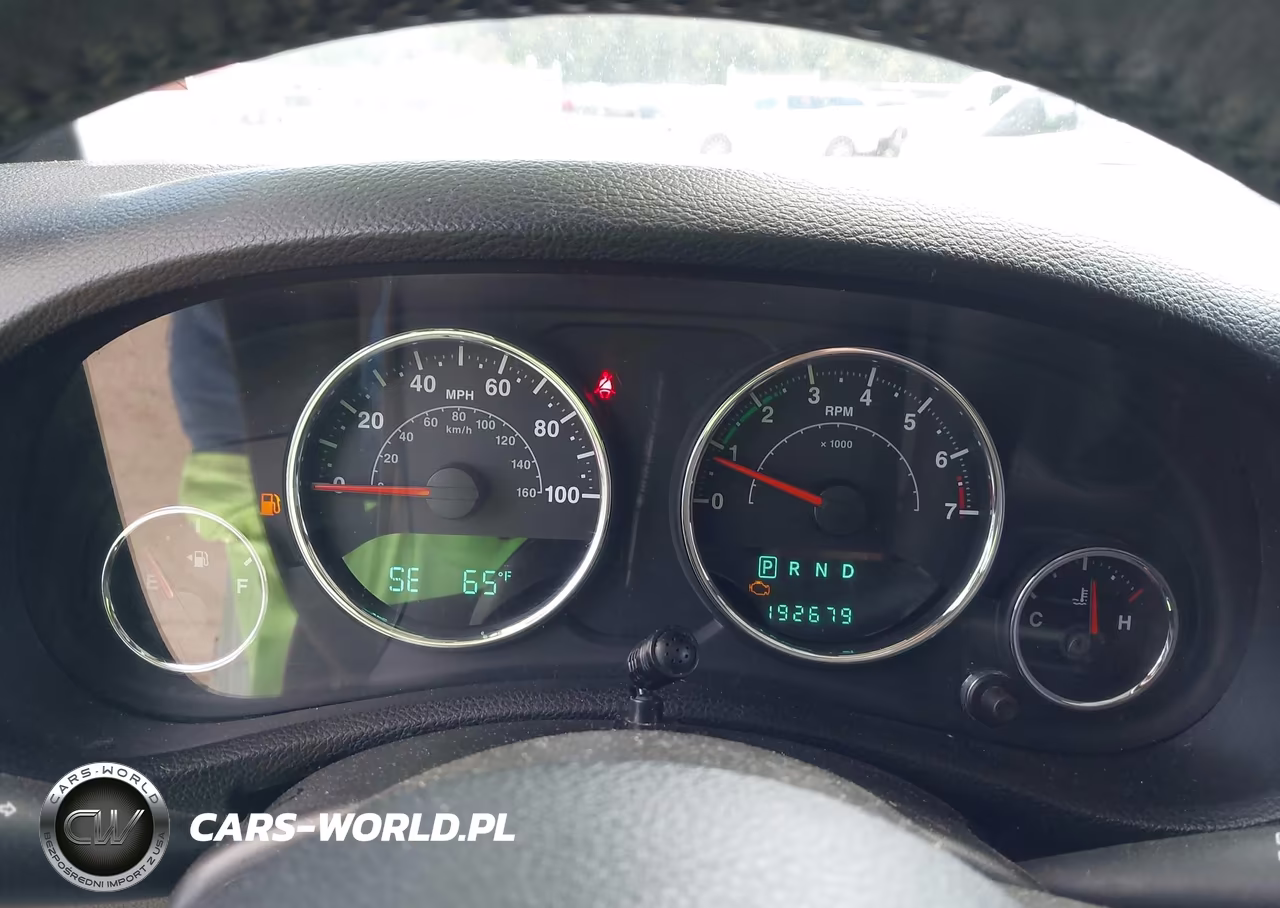 2014 Jeep Wrangler Unlimited Sport VIN:1C4BJWDG3EL194674 - 7