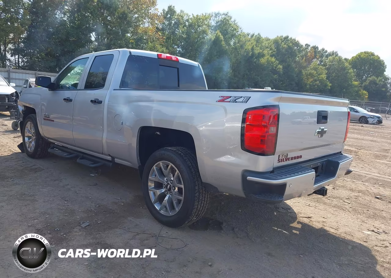 2018 Chevrolet Silverado 1500 2Lt VIN:1GCVKREC1JZ344859 - 3