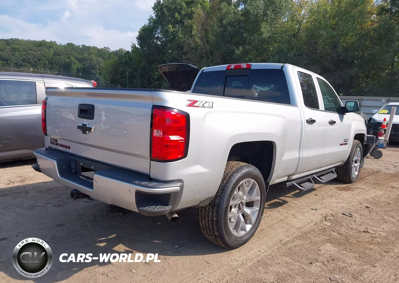 2018 Chevrolet Silverado 1500 2Lt VIN:1GCVKREC1JZ344859 - 4