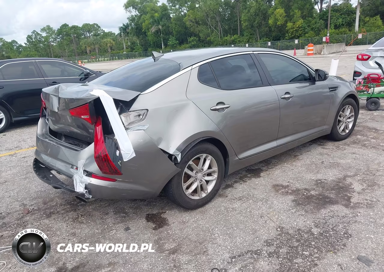 2013 Kia Optima Lx VIN:5XXGM4A75DG185916 - 4