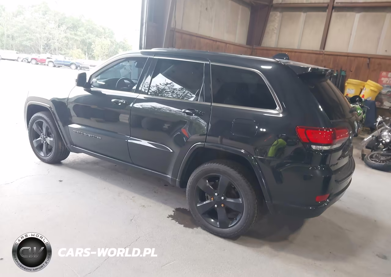2015 Jeep Grand Cherokee Altitude VIN:1C4RJFAG7FC909668 - 3
