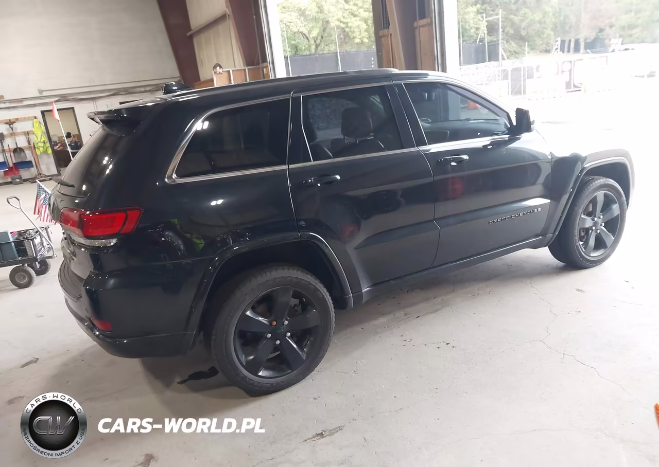 2015 Jeep Grand Cherokee Altitude VIN:1C4RJFAG7FC909668 - 4