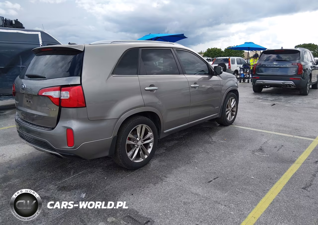2015 Kia Sorento Limited V6 VIN:5XYKWDA70FG578645 - 4