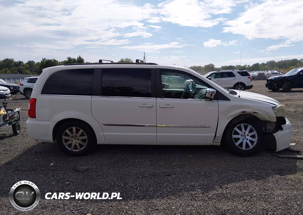 2011 Chrysler Town & Country Touring-L VIN:2A4RR8DG3BR745220 - 13