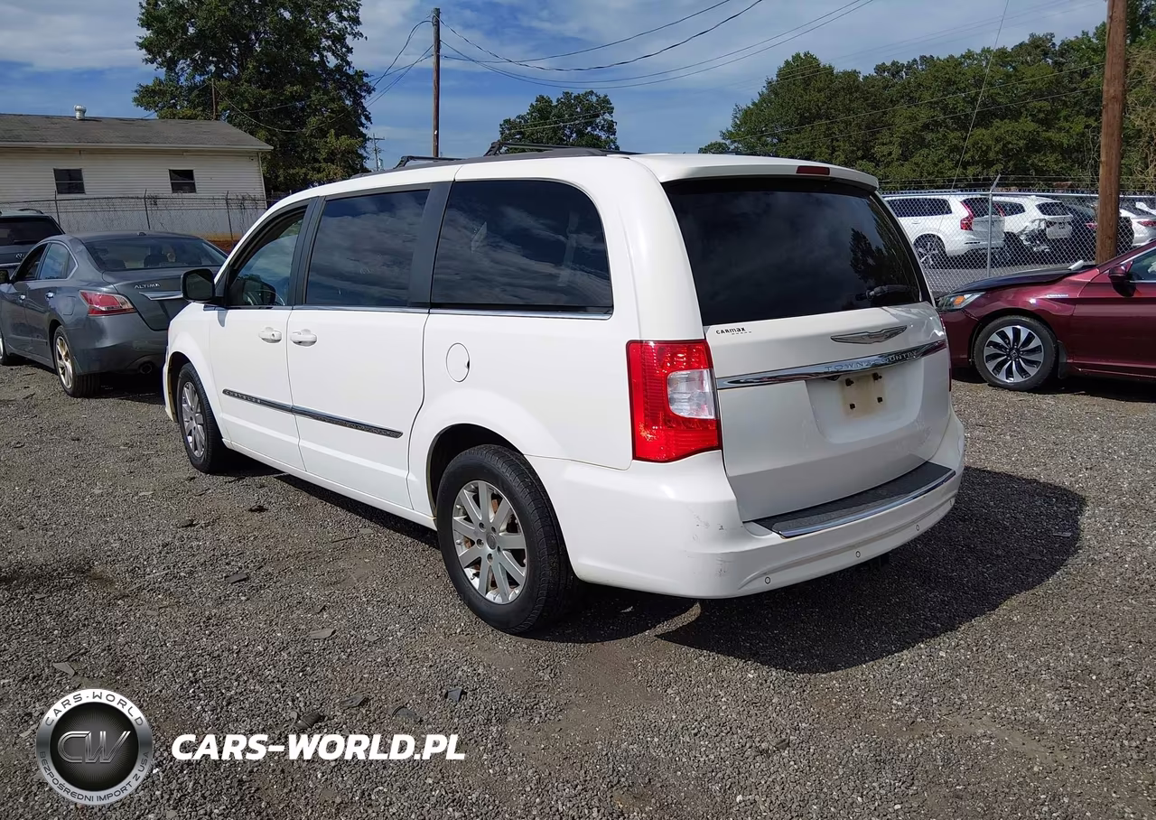 2011 Chrysler Town & Country Touring-L VIN:2A4RR8DG3BR745220 - 3
