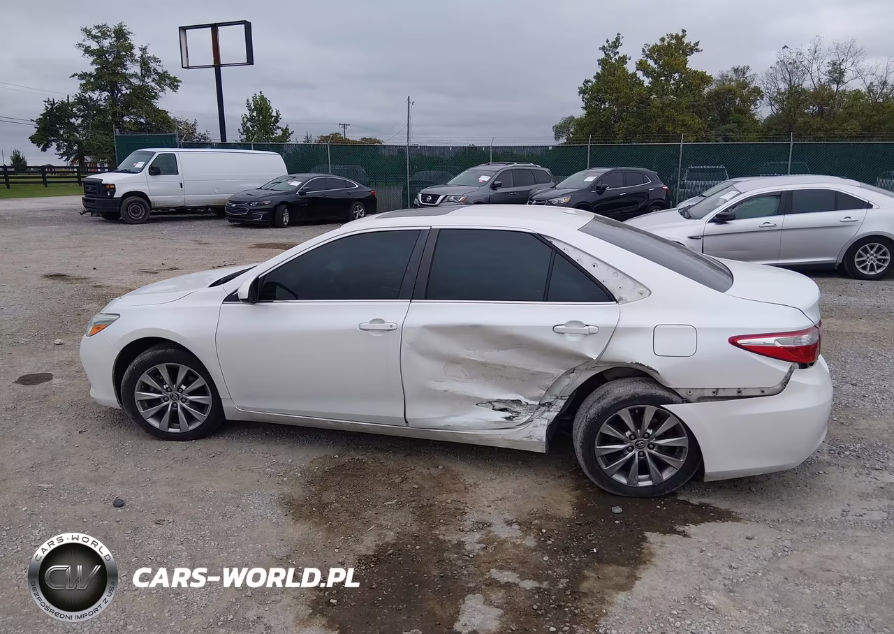 2016 Toyota Camry Xle VIN:4T1BF1FK9GU556067 - 14