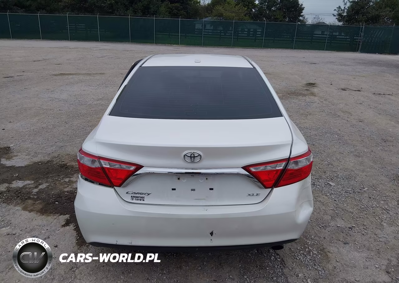 2016 Toyota Camry Xle VIN:4T1BF1FK9GU556067 - 16