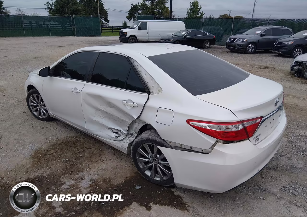 2016 Toyota Camry Xle VIN:4T1BF1FK9GU556067 - 3