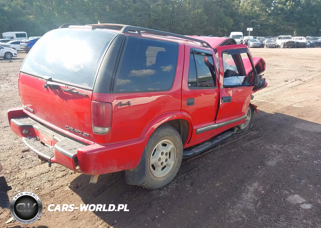 2000 Chevrolet Blazer Ls VIN:1GNDT13W3YK118632 - 4