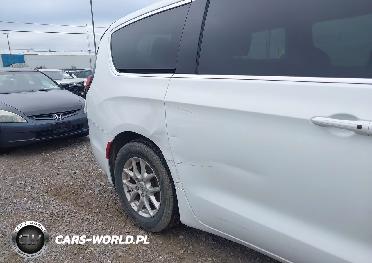2025 Chrysler Pacifica Select VIN:2C4RC1BG7SR556586 - 6