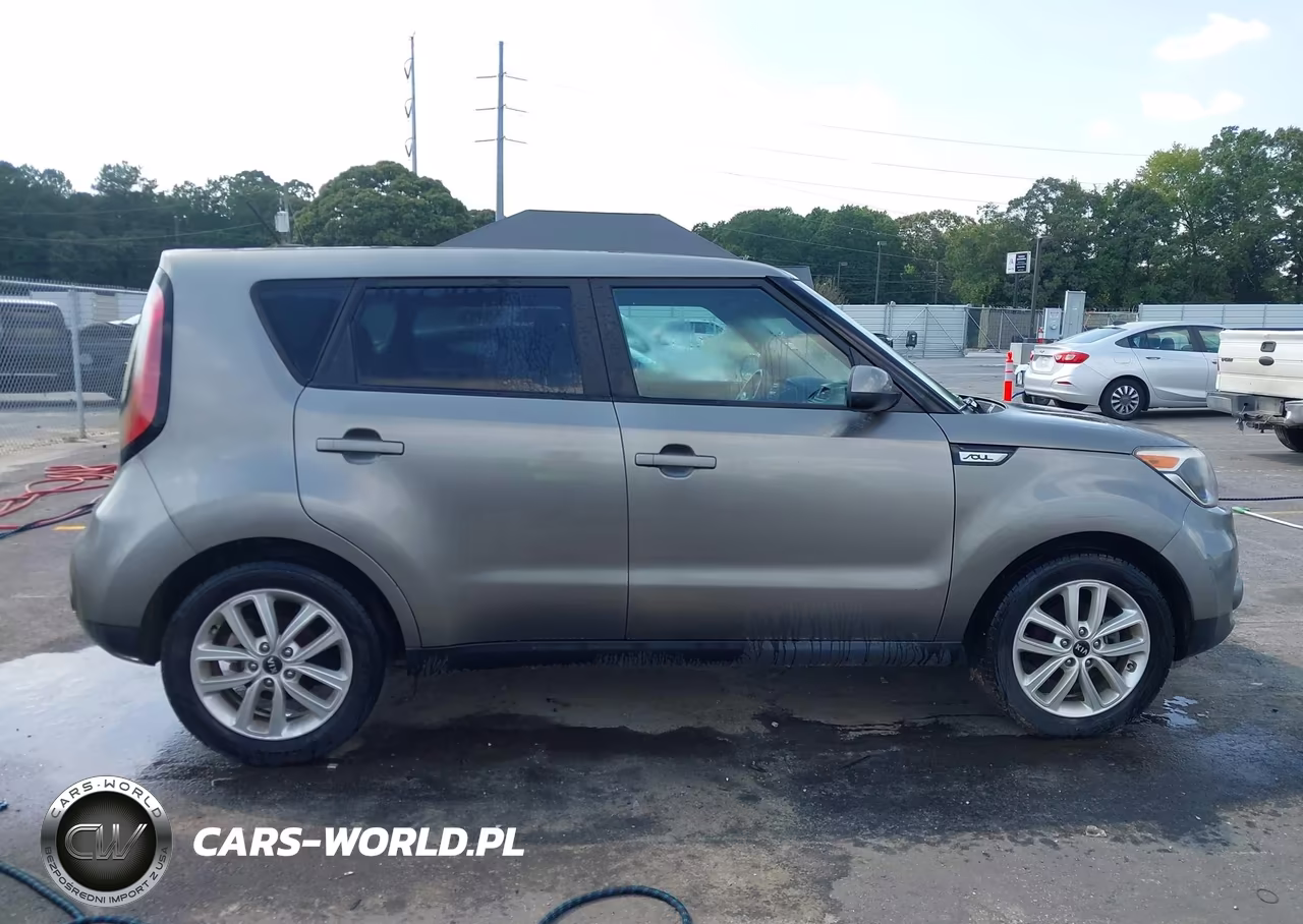 2018 Kia Soul + VIN:KNDJP3A51J7610087 - 13